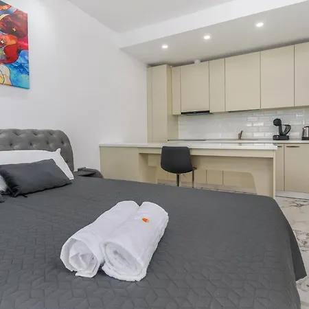 Studio Del Mar White Apartman Mamaia