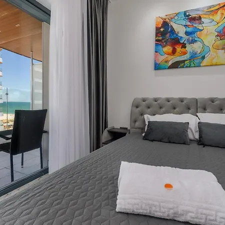 Studio Del Mar White Apartman Mamaia